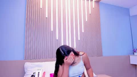 Snapshot of amara_lune chatting on July 18, 3:33 am online show from July 18, 3:33 am