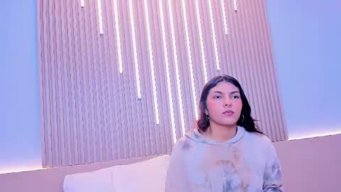 Snapshot of amara_lune chatting on July 19, 3:21 am online show from July 19, 3:21 am