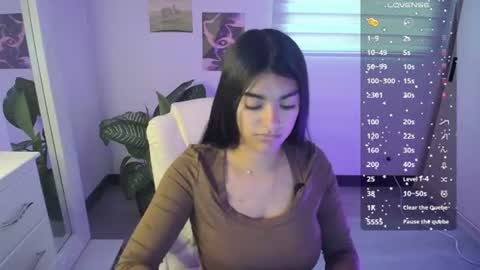 Snapshot of amara_silk chatting on July 18, 10:13 pm amara_silk online show from July 18, 10:13 pm
