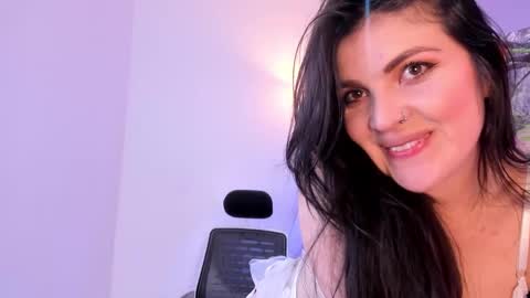 Snapshot of amara_vega chatting on February 1, 7:47 am Amara Vega online show from February 1, 7:47 am
