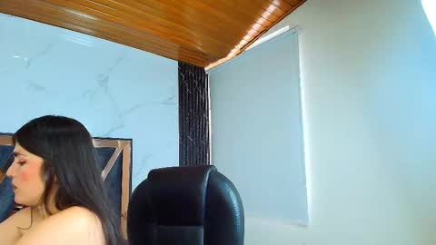 Snapshot of amara_vega chatting on September 15, 12:05 pm Amara Vega online show from September 15, 12:05 pm