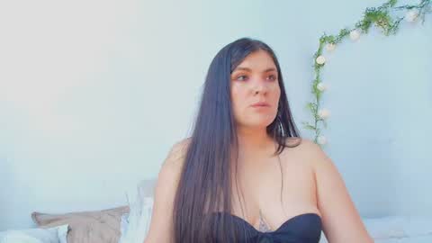 Snapshot of amara_vega chatting on June 28, 1:06 pm Amara Vega online show from June 28, 1:06 pm