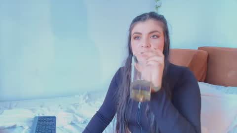 Snapshot of amara_vega chatting on July 13, 2:09 pm Amara Vega online show from July 13, 2:09 pm