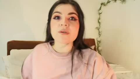 Snapshot of amara_vega chatting on July 18, 9:35 am Amara Vega online show from July 18, 9:35 am