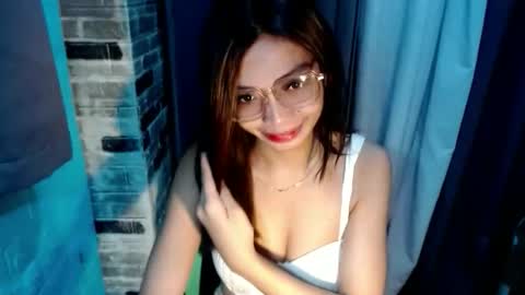 BELLA online show from May 24, 1:10 am