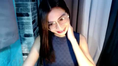 BELLA online show from May 25, 11:11 pm