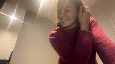 Snapshot of amaraelise chatting on January 16, 10:02 pm Amara Elise online show from January 16, 10:02 pm