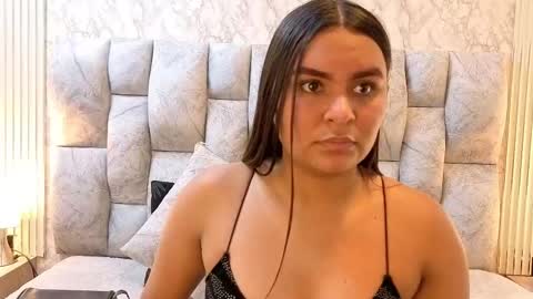 Snapshot of amarahanks_ chatting on November 25, 7:36 pm amarahanks_ online show from November 25, 7:36 pm