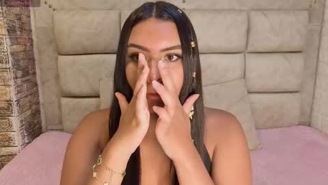 Snapshot of amarahanks_ chatting on December 19, 2:46 pm amarahanks_ online show from December 19, 2:46 pm