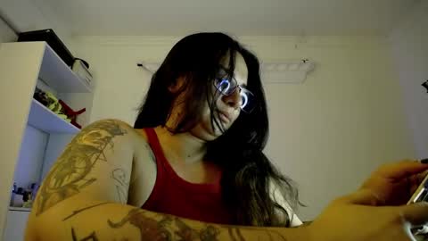 Snapshot of amarantha666 chatting on April 7, 12:00 am Susan online show from April 7, 12:00 am