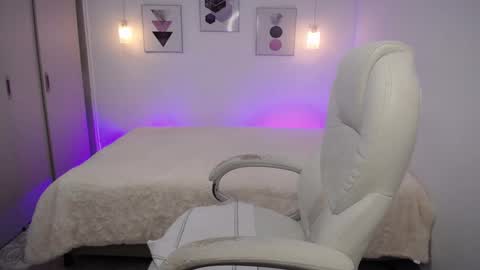 Snapshot of amarantha_ross chatting on December 18, 2:17 pm Amarantha online show from December 18, 2:17 pm