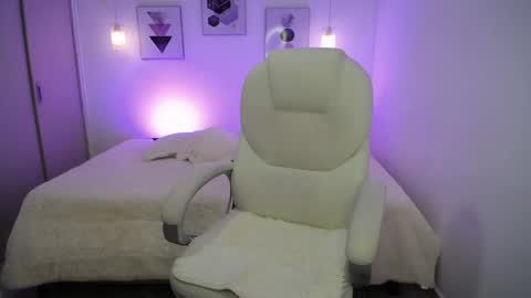 Snapshot of amarantha_ross chatting on October 4, 1:53 pm Amarantha online show from October 4, 1:53 pm