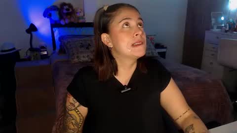 Snapshot of amarat_jolie chatting on July 17, 2:51 am Mila online show from July 17, 2:51 am