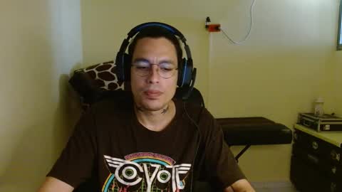 Snapshot of amateurmen33 chatting on February 21, 3:21 pm amateurmen33 online show from February 21, 3:21 pm