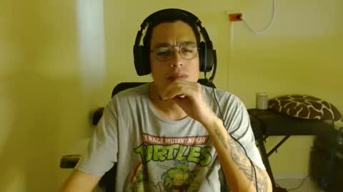 Snapshot of amateurmen33 chatting on March 4, 8:38 pm amateurmen33 online show from March 4, 8:38 pm