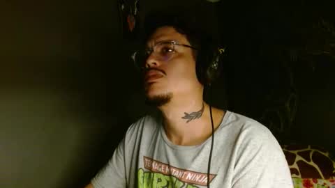 Snapshot of amateurmen33 chatting on February 22, 1:07 am amateurmen33 online show from February 22, 1:07 am