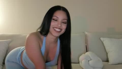 amaya_floress online show from March 29, 12:05 pm
