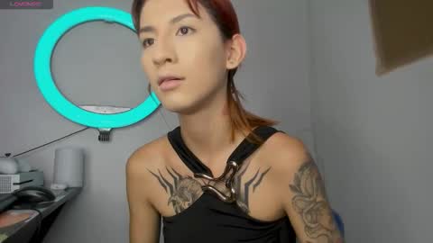 zoe  jack and patraick online show from March 8, 10:35 pm