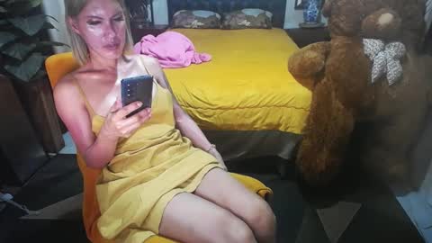 Snapshot of amazingbombshellx chatting on January 26, 2:19 pm kendra online show from January 26, 2:19 pm