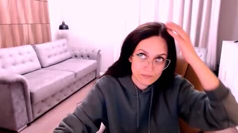 Snapshot of amazingeyes89 chatting on September 25, 9:46 am Izza online show from September 25, 9:46 am