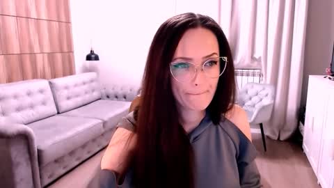 Snapshot of amazingeyes89 chatting on November 5, 8:14 am Izza online show from November 5, 8:14 am