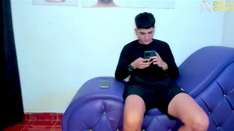 3some HORNY KIMGOOD GIRL LOOKING TO EXPERIENCE ALL KINDS OF SHOW online show from September 26, 9:30 pm