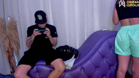 3some HORNY KIMGOOD GIRL LOOKING TO EXPERIENCE ALL KINDS OF SHOW online show from October 20, 7:36 pm