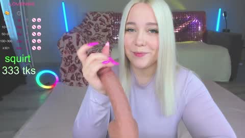 Snapshot of amazongirls chatting on January 17, 8:02 am Im Mandy and I love to play in public and do crazy in PVT online show from January 17, 8:02 am