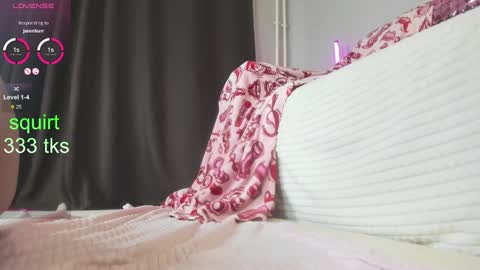 Snapshot of amazongirls chatting on February 1, 10:37 am Im Mandy and I love to play in public and do crazy in PVT online show from February 1, 10:37 am