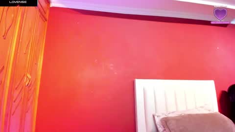 Snapshot of ambaar5 chatting on December 4, 11:52 am Sara online show from December 4, 11:52 am