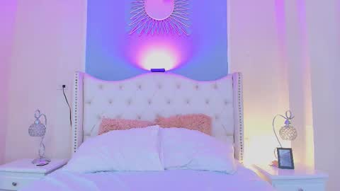 Ambar Colling online show from October 21, 4:51 pm