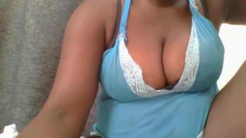 Mia online show from December 20, 2:16 pm