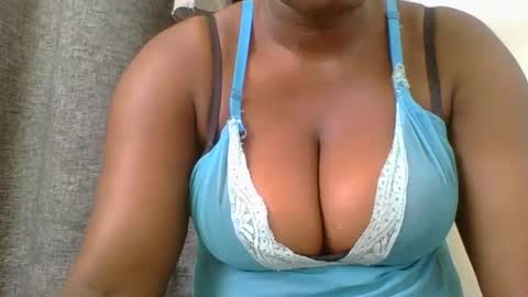 Mia online show from January 6, 9:52 am