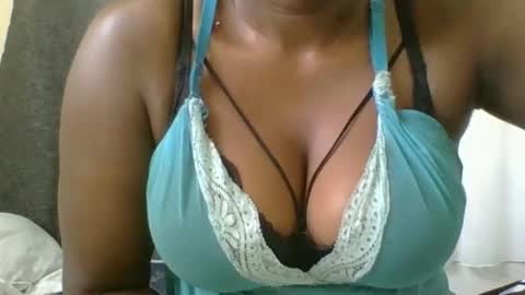 Mia online show from September 14, 5:39 am