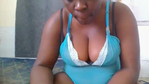 Mia online show from November 15, 10:23 am