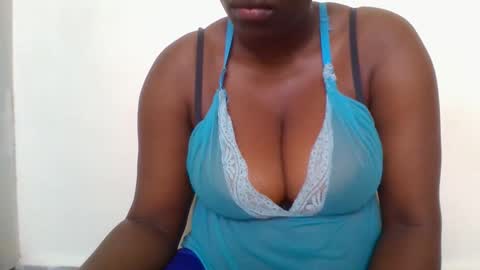 Mia online show from November 28, 7:00 am