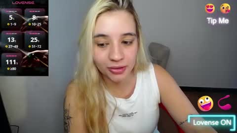 Snapshot of ambar_lynn chatting on August 2, 8:18 pm mbar online show from August 2, 8:18 pm