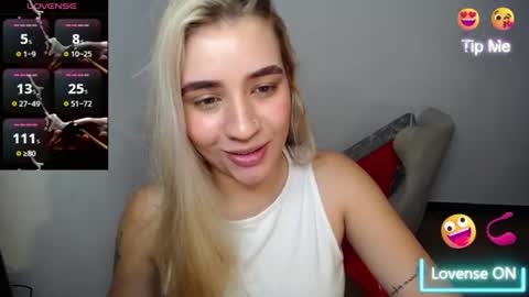 Snapshot of ambar_lynn chatting on August 4, 8:11 pm mbar online show from August 4, 8:11 pm