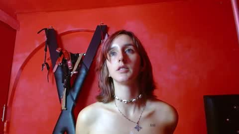 ambar_roux1 online show from March 12, 5:02 am