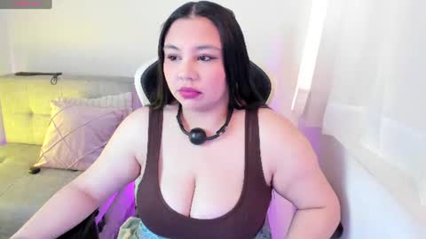 Snapshot of ambar_wells chatting on July 2, 4:35 pm ana online show from July 2, 4:35 pm