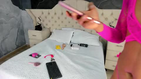 Snapshot of ambarfox1 chatting on September 23, 6:49 am Ambar online show from September 23, 6:49 am