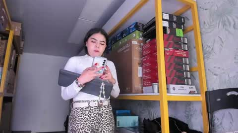 Snapshot of ambarina_ chatting on May 12, 11:51 am Ambarina online show from May 12, 11:51 am