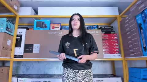 Snapshot of ambarina_ chatting on June 23, 11:30 am Ambarina online show from June 23, 11:30 am