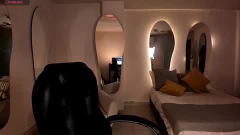 Ambar  online show from November 2, 12:07 pm