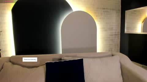 Snapshot of ambarjames_ chatting on May 3, 11:05 am Ambar online show from May 3, 11:05 am