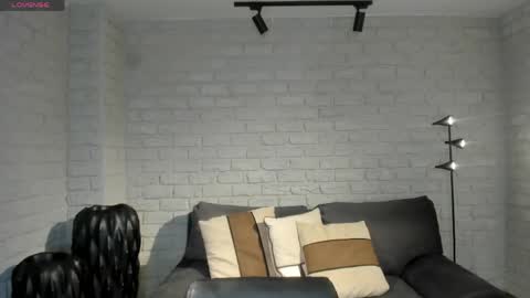 Snapshot of ambarjames_ chatting on May 30, 11:07 am Ambar online show from May 30, 11:07 am