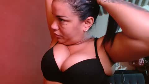 Snapshot of ambarmilf09 chatting on October 11, 3:10 pm ambarmilf09 online show from October 11, 3:10 pm