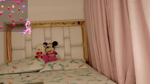   online show from April 24, 10:28 am