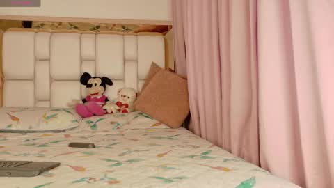   online show from April 27, 11:41 am