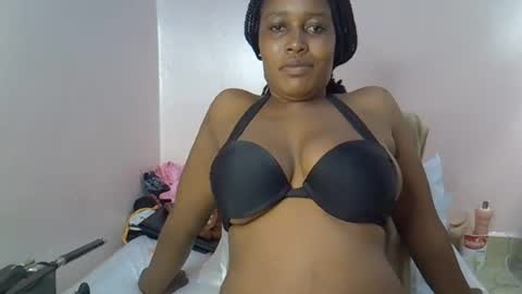Snapshot of amber_cutie2 chatting on June 23, 11:25 pm amber_cutie2 online show from June 23, 11:25 pm